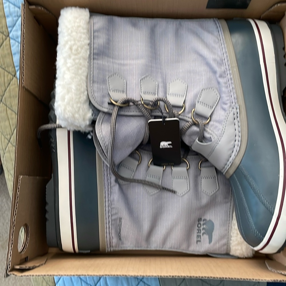 Sorel caribou waterproof fleece lined boots